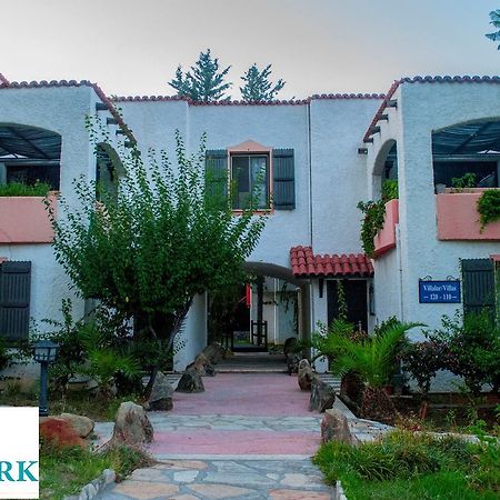 Pine Park Holiday Club Yesilovacik Экстерьер фото